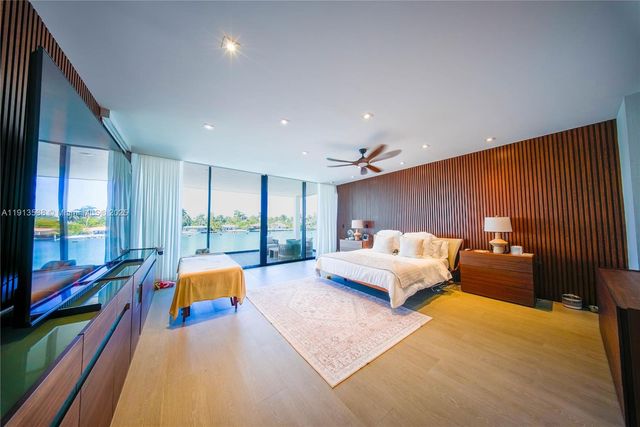 7520 W Treasure Dr, North Bay Village, FL 33141