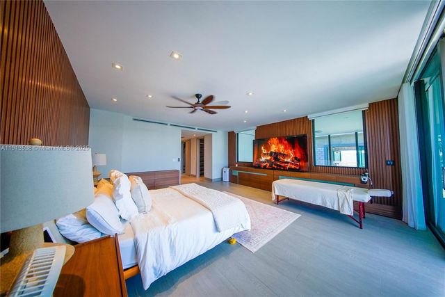 7520 W Treasure Dr, North Bay Village, FL 33141