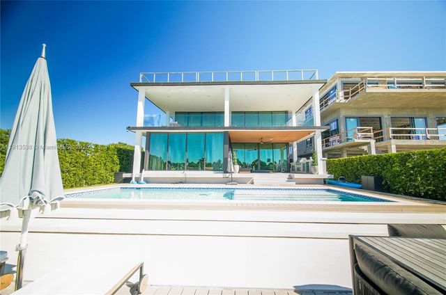 7520 W Treasure Dr, North Bay Village, FL 33141