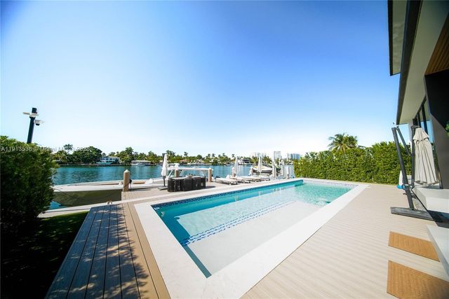 7520 W Treasure Dr, North Bay Village, FL 33141