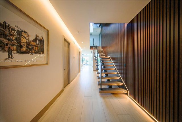 7520 W Treasure Dr, North Bay Village, FL 33141