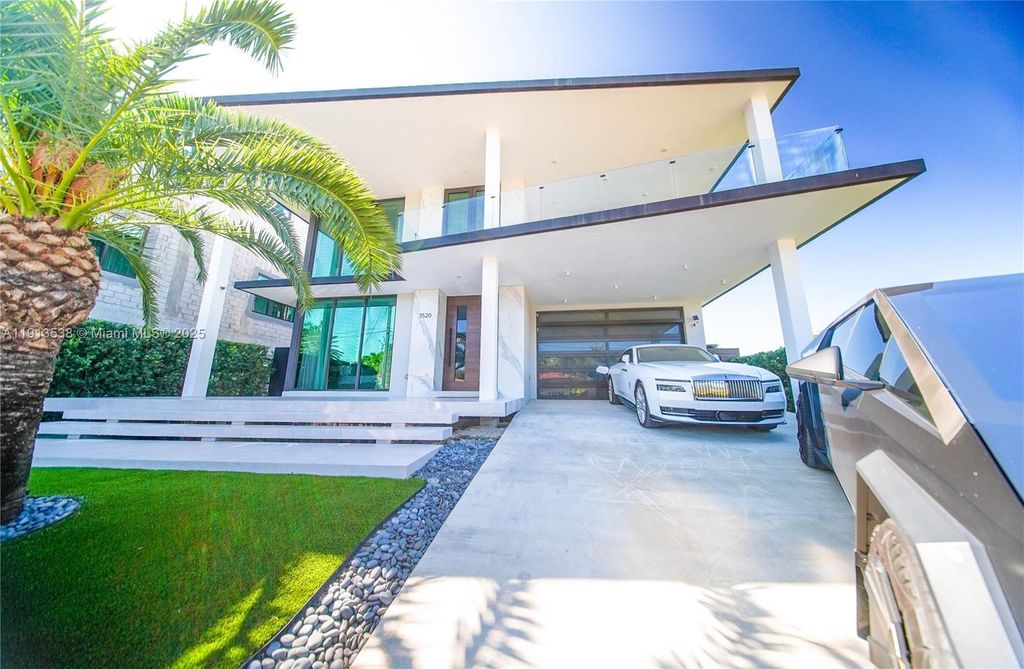 7520 W Treasure Dr, North Bay Village, FL 33141