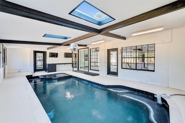 5515 Davids Bend Drive, Sugar Land, TX 77479