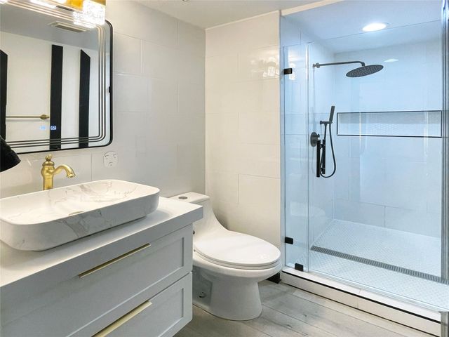 5515 Davids Bend Drive, Sugar Land, TX 77479