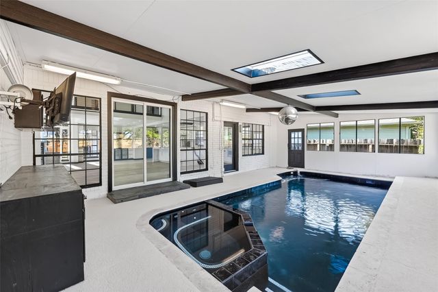 5515 Davids Bend Drive, Sugar Land, TX 77479