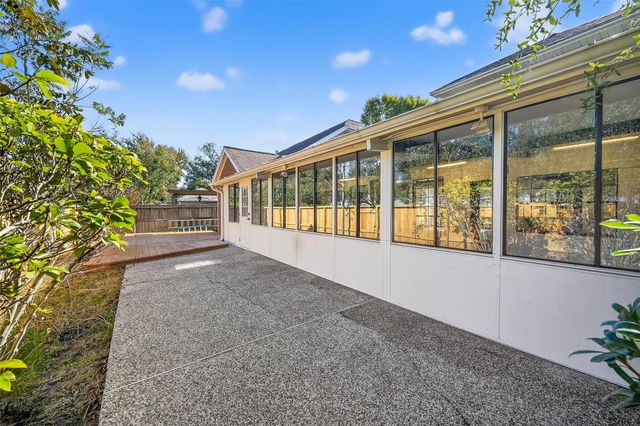 5515 Davids Bend Drive, Sugar Land, TX 77479