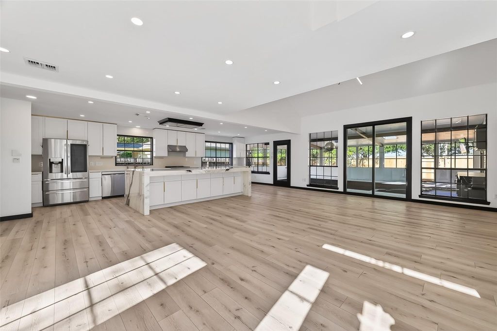 5515 Davids Bend Drive, Sugar Land, TX 77479