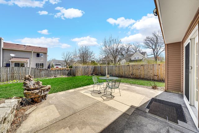 1379 Amherst Court, Grayslake, IL 60030