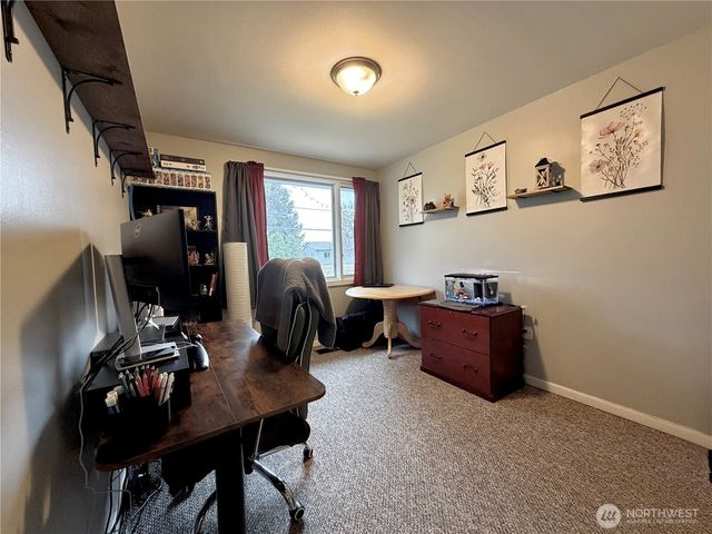 541 Fairchild Loop, Moses Lake, WA 98837