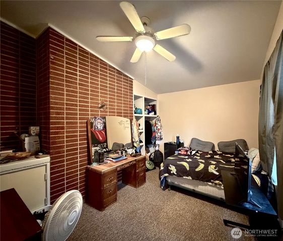 541 Fairchild Loop, Moses Lake, WA 98837