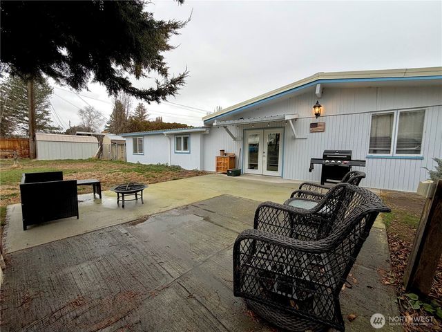 541 Fairchild Loop, Moses Lake, WA 98837