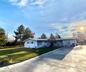 541 Fairchild Loop, Moses Lake, WA 98837