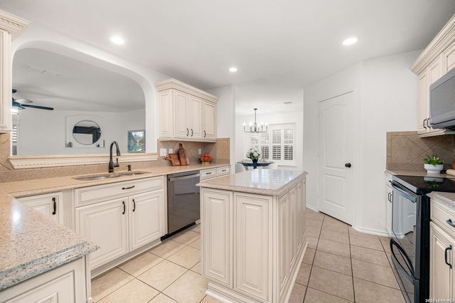 9403 Anderson Ct, Converse, TX 78109