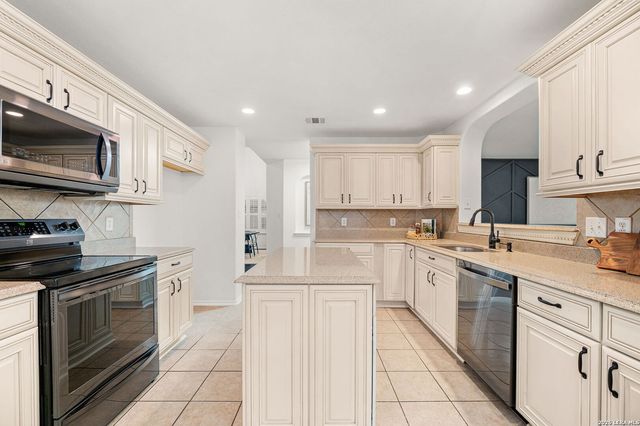 9403 Anderson Ct, Converse, TX 78109
