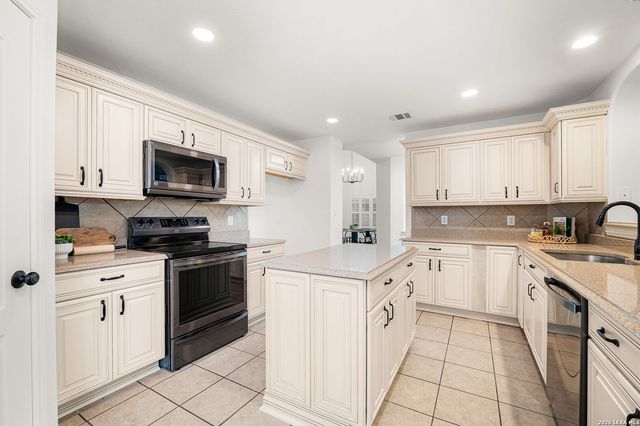 9403 Anderson Ct, Converse, TX 78109