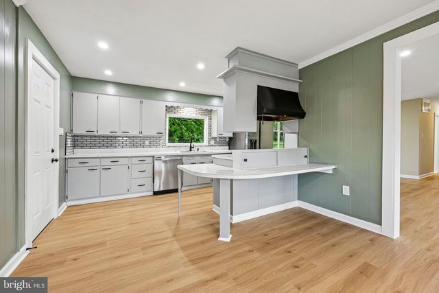 7200 VELLEX LN, Annandale, VA 22003