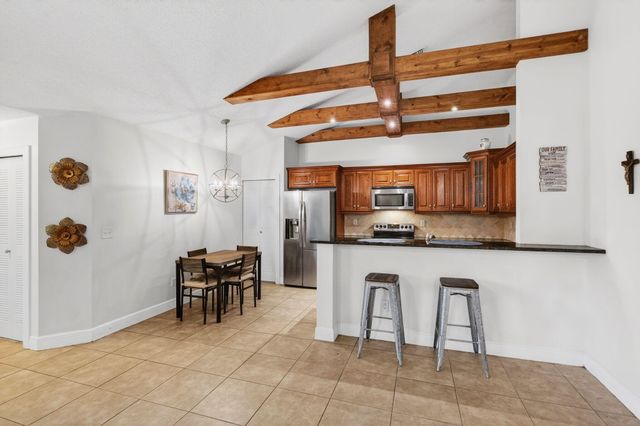 1057 Summit Trail Circle B, West Palm Beach, FL 33415