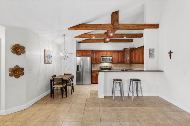 1057 Summit Trail Circle B, West Palm Beach, FL 33415