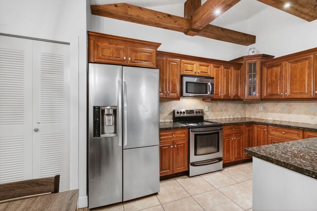 1057 Summit Trail Circle B, West Palm Beach, FL 33415