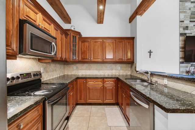 1057 Summit Trail Circle B, West Palm Beach, FL 33415