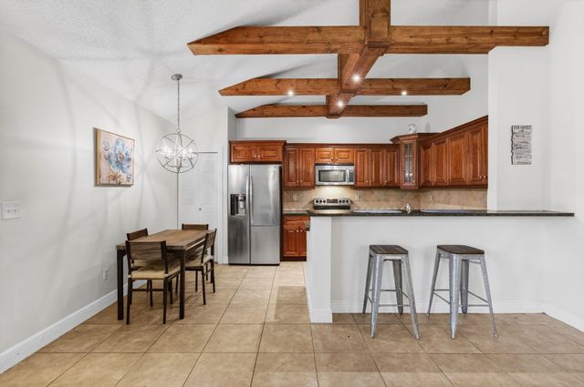 1057 Summit Trail Circle B, West Palm Beach, FL 33415