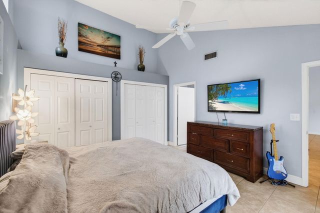 1057 Summit Trail Circle B, West Palm Beach, FL 33415