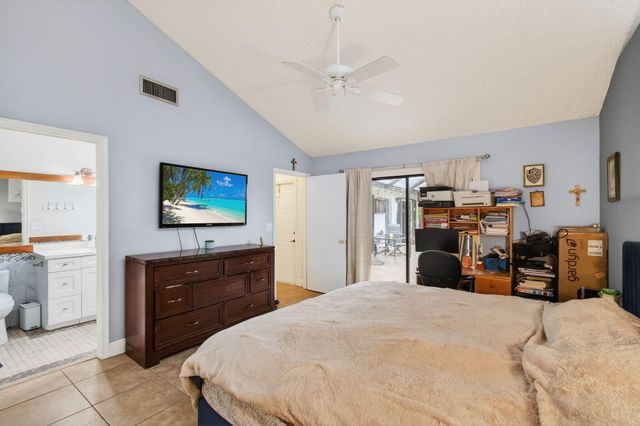 1057 Summit Trail Circle B, West Palm Beach, FL 33415