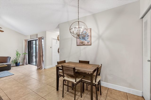 1057 Summit Trail Circle B, West Palm Beach, FL 33415