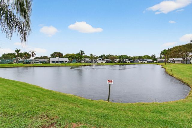 1057 Summit Trail Circle B, West Palm Beach, FL 33415