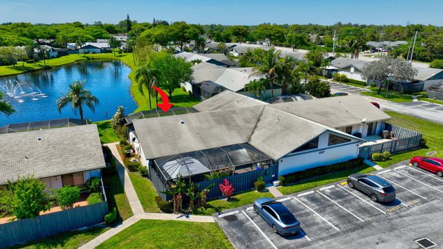 1057 Summit Trail Circle B, West Palm Beach, FL 33415