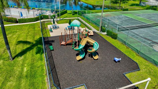 1057 Summit Trail Circle B, West Palm Beach, FL 33415