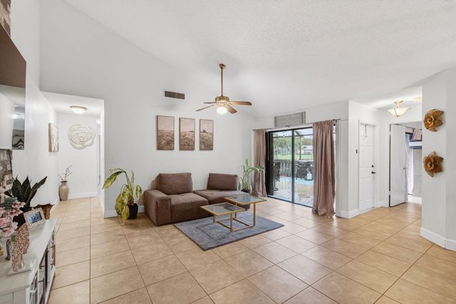 1057 Summit Trail Circle B, West Palm Beach, FL 33415
