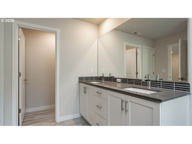 9474 Se 162nd Ave, Happy Valley, OR 97086