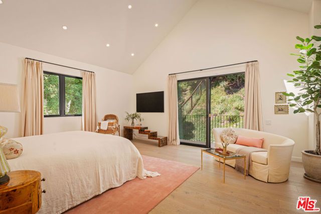 3640 Mandeville Canyon Road, Los Angeles, CA 90049