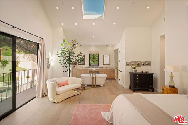 3640 Mandeville Canyon Road, Los Angeles, CA 90049