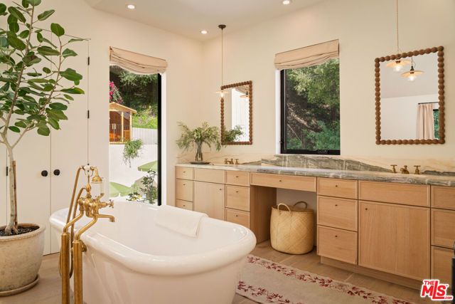 3640 Mandeville Canyon Road, Los Angeles, CA 90049