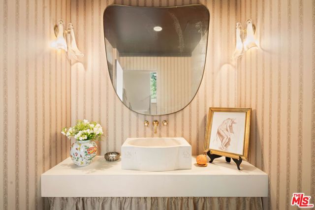 3640 Mandeville Canyon Road, Los Angeles, CA 90049