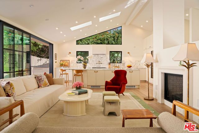3640 Mandeville Canyon Road, Los Angeles, CA 90049