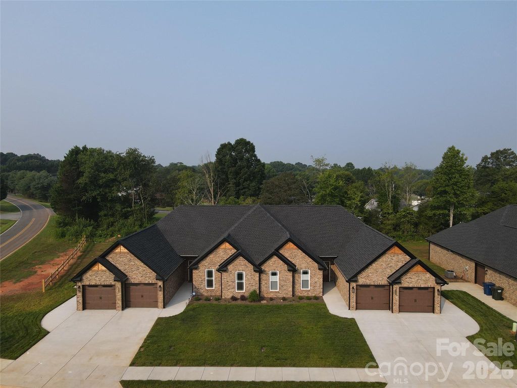 3367 48th Avenue NE 21B, Hickory, NC 28601