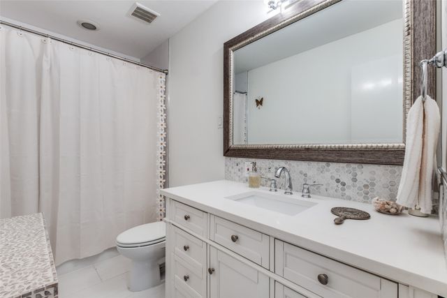 7404 W Northwest Highway 3, Dallas, TX 75225