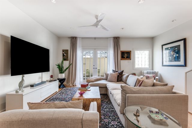 7404 W Northwest Highway 3, Dallas, TX 75225