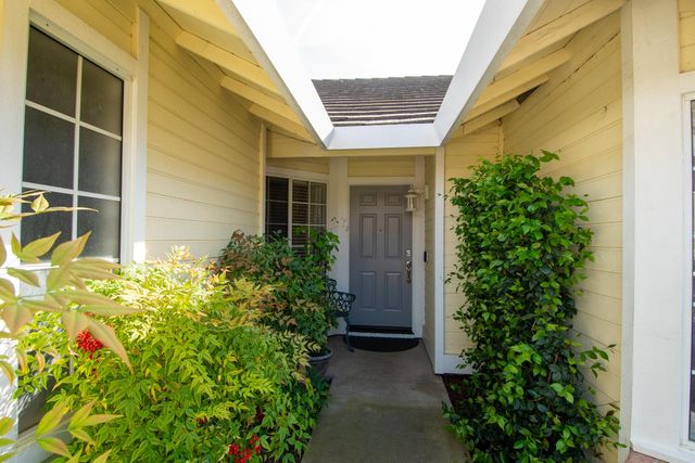 3904 Fawn Run Way, Antelope, CA 95843