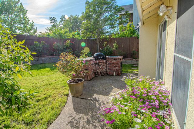 3904 Fawn Run Way, Antelope, CA 95843