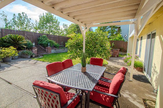 3904 Fawn Run Way, Antelope, CA 95843