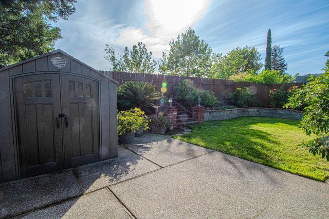 3904 Fawn Run Way, Antelope, CA 95843