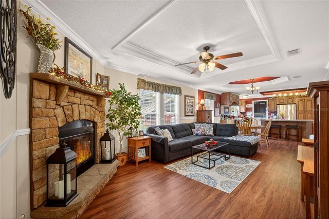 8009 SERGEANT PEPPER DR, Howey In The Hills, FL 34737