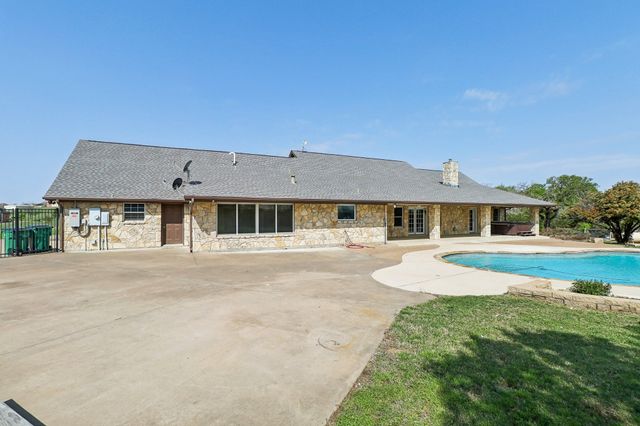 217 Pebble Ridge Court, Cresson, TX 76035