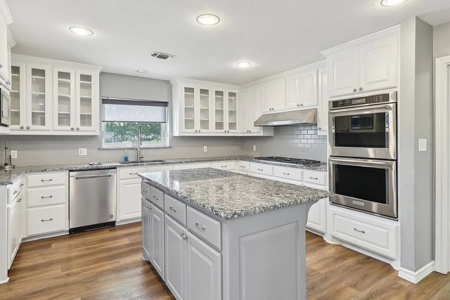 217 Pebble Ridge Court, Cresson, TX 76035