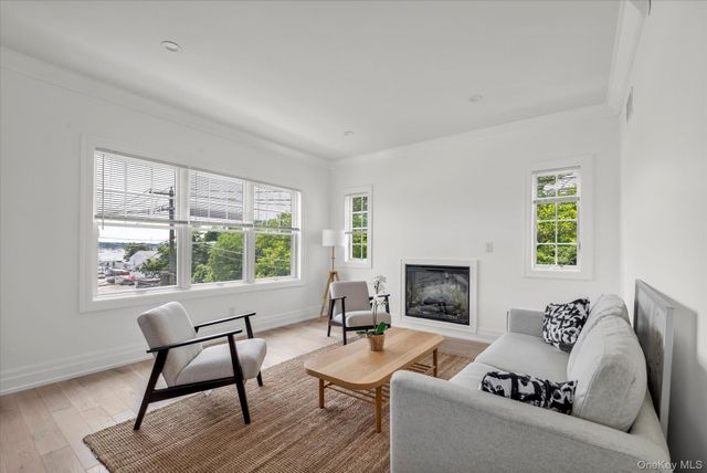 20 Secatoag Avenue 1A, Port Washington, NY 11050