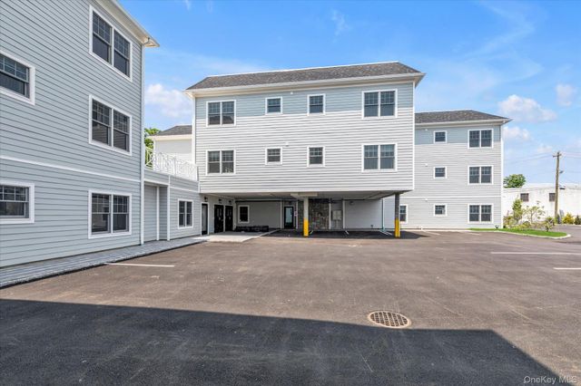 20 Secatoag Avenue 1A, Port Washington, NY 11050